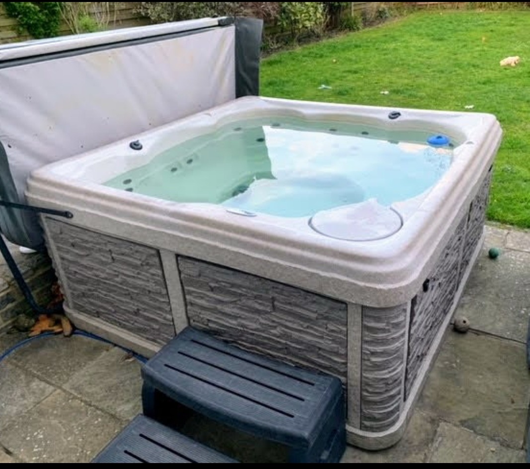 Strongspa Durasport S2 Used Hot Tub For Sale £1995 Hot Tubs For