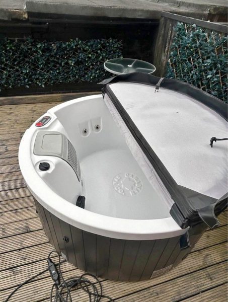 Canadian Spa Okanagan 4 Seater Used Hot Tub