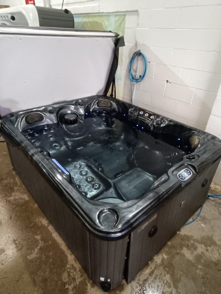 Blue Whale Spa Clearwater II Hot Tub For Sale