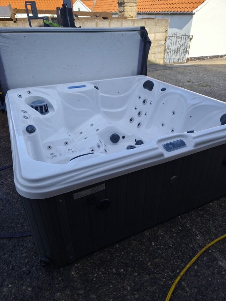 Blue Whale Spa Used Hot Tub For Sale
